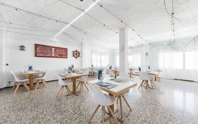 Hostal Cala Llombards