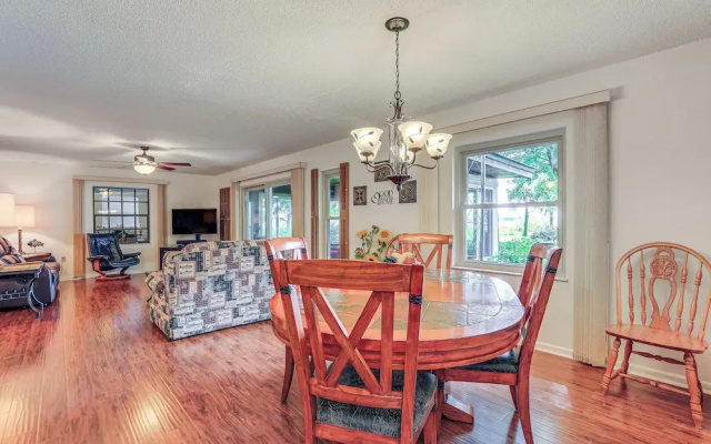 Lakefront Frostproof Vacation Rental w/ Beach!