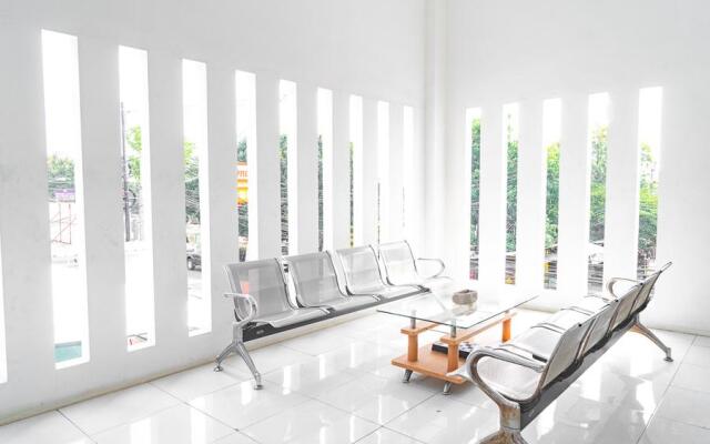 Formerly Reddoorz Syariah Jatisampurna Hospital