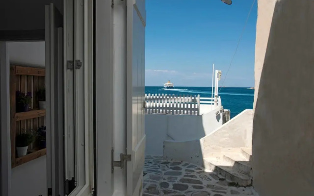 Portes View Traditional House
