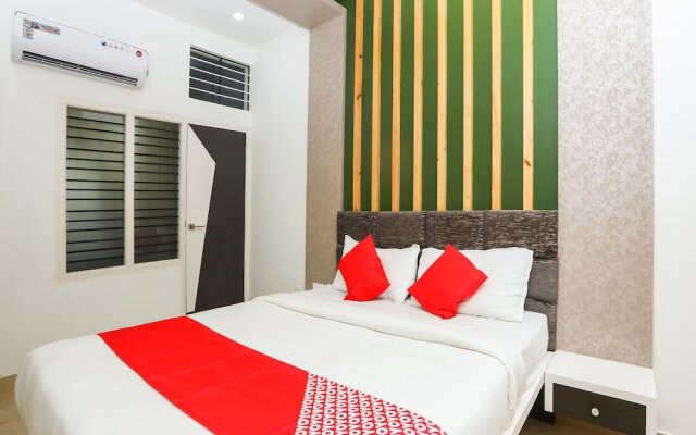 OYO 15843 SJ Residency