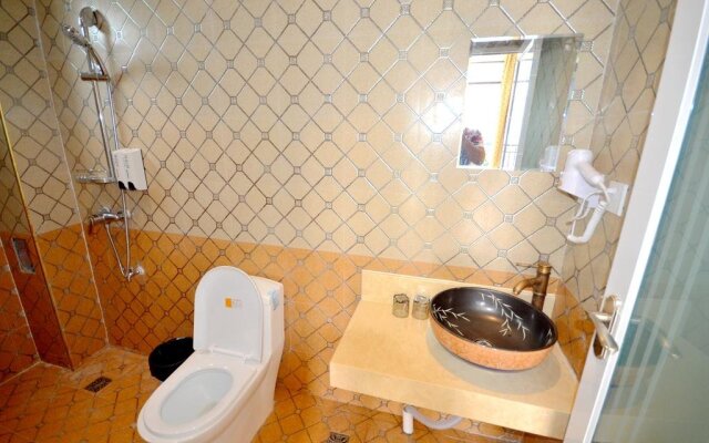 Shanshan gap Year Hotel