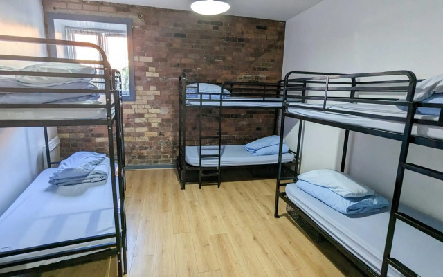 International Inn - Hostel