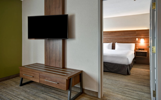 Holiday Inn Express Newport North - Middletown by IHG