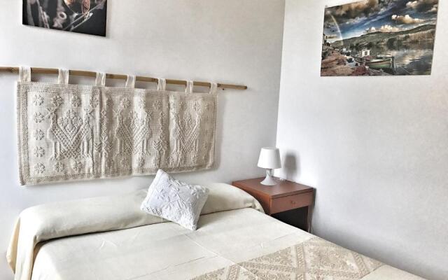 Bosa Apartments "House on the River"