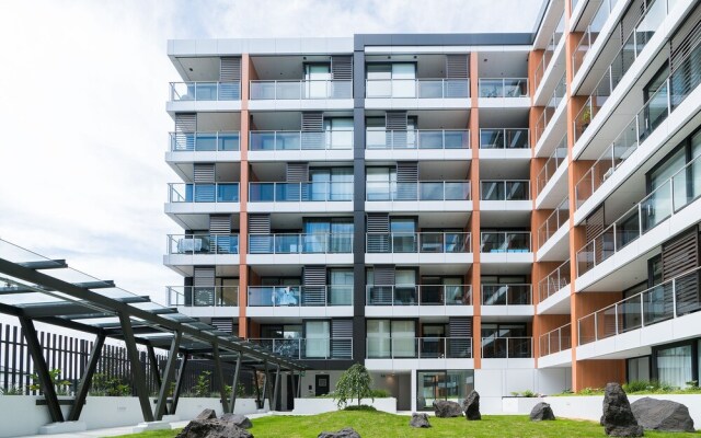 Epsom Central Brand New Apartment