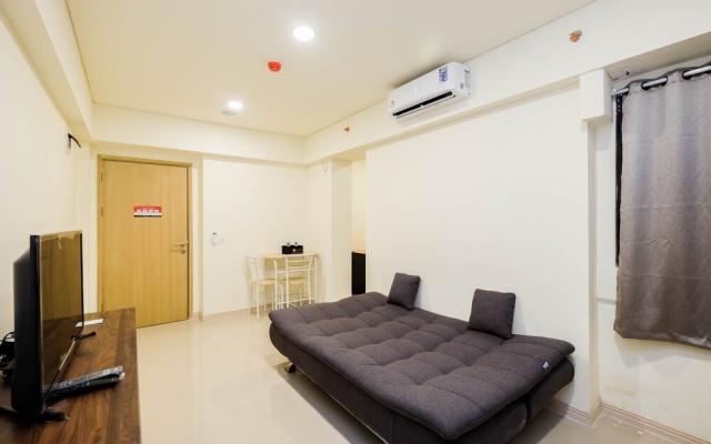 Homey and Cozy Living 1Br + Working Room at Meikarta Apartment – Guest Rooms – Cibatu