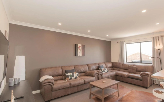 3 123 Gippsland Street