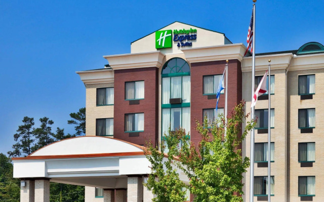 Holiday Inn Express Hotel & Suites Birmingham - Inverness by IHG