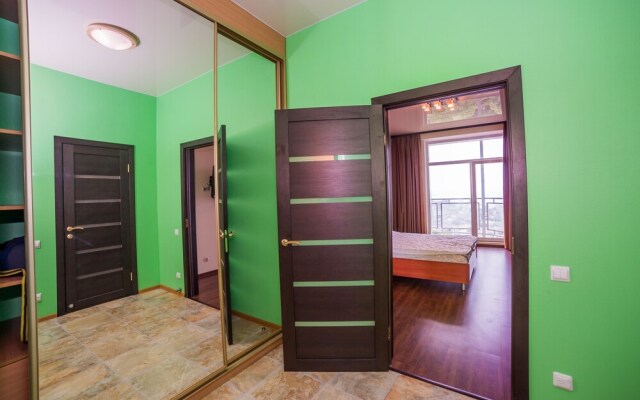 Апартаменты на ул. Комарова, 58-106