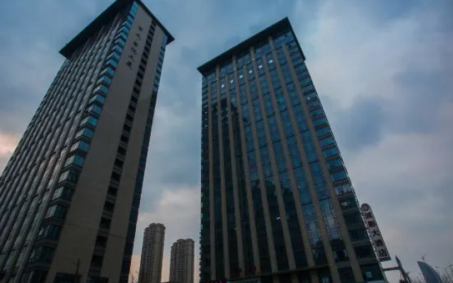 Hengba Hotel Chain (Shaoxing Jinghu Resort Olympic Sports Center)