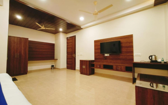 Hotel Diamond Creek ,Near Railway Station