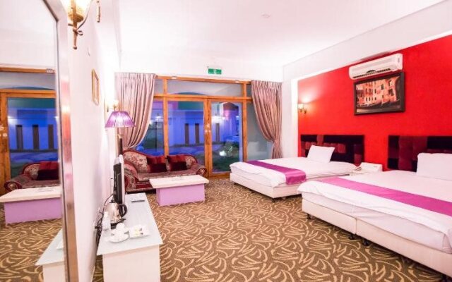 Rainbowtown Hotel