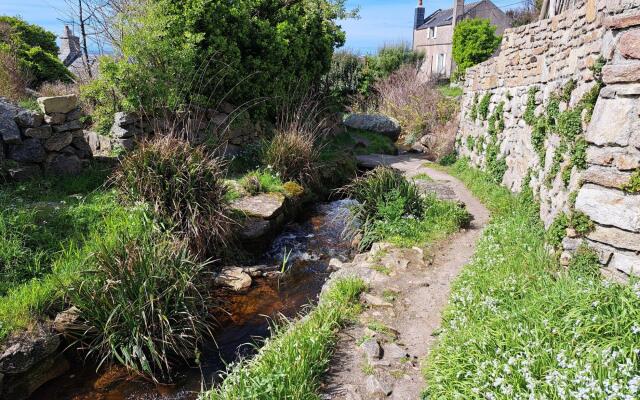 Semi-detached House With sea Views, Porspoder