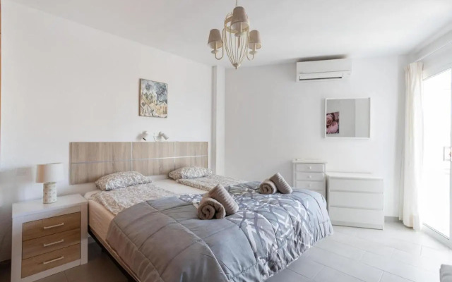 A410 Frontlilne Apartment