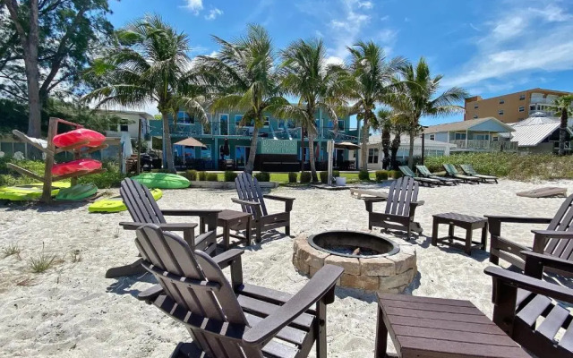 Bungalow Beach Place 5 by RedAwning