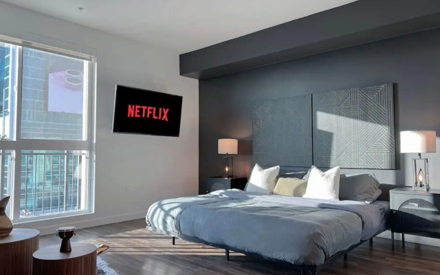 Modern Cosmopolitan APT Mid-hollywood Free Parking