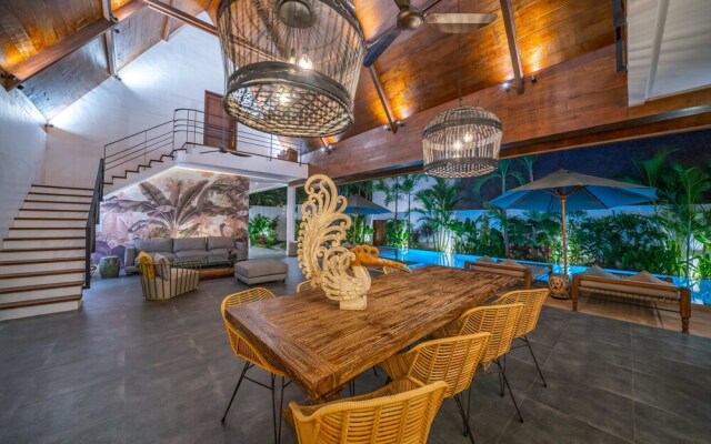 Contemporary Private Villa, 4 BR, Canggu With Staff