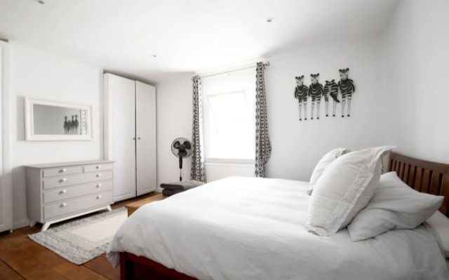 Modern, Chic 2BR Townhouse in Central Oxford