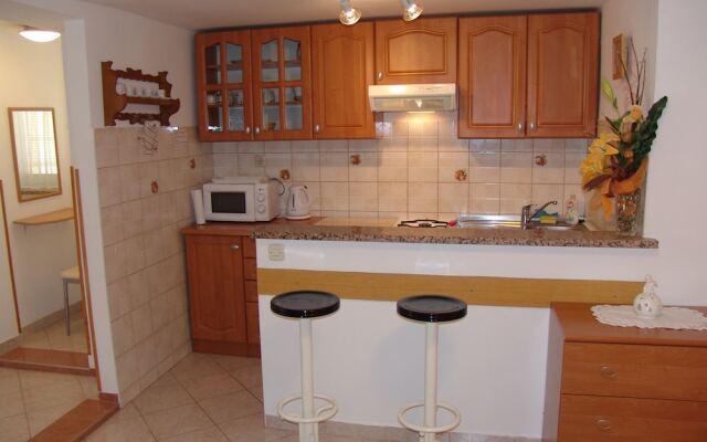 Apartments and Room Boris