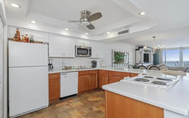 Shoreline Towers 1113