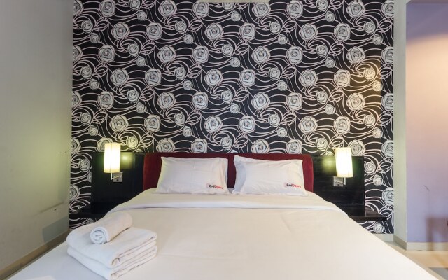 RedDoorz @ Legian Kuta