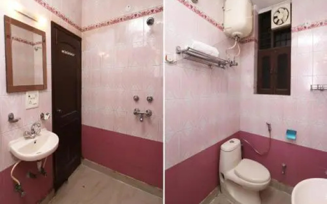 OYO 10583 Hotel Amigo