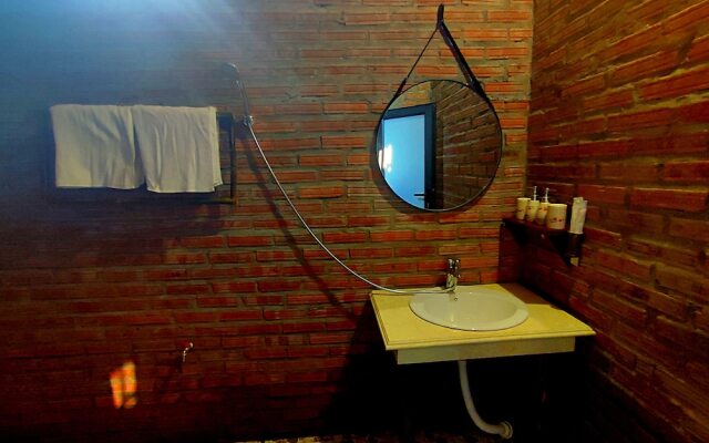 Pu Luong Riverside Lodge