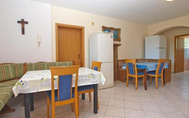 Apartments Anto 1598