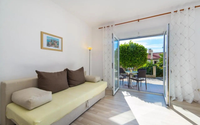 Apartments by the sea Brist, Makarska - 11078