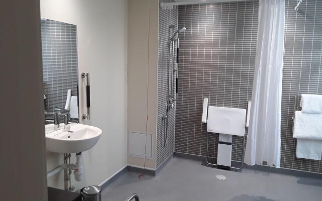 Holiday Inn Leeds Wakefield M1 Jct.40 by IHG