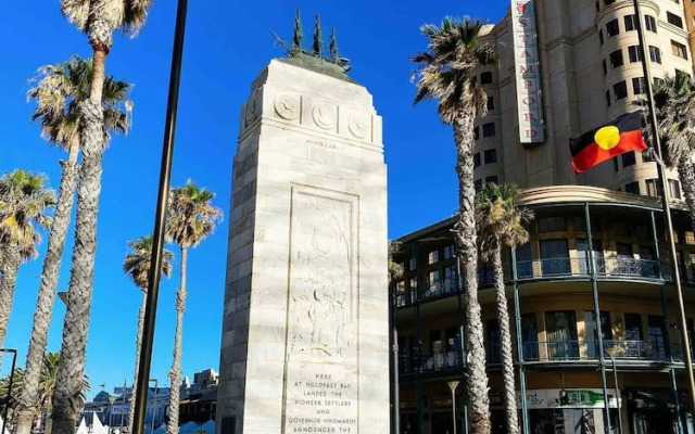 Unwind Esplanade Beach Escape no 10