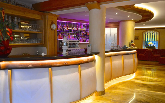 Alle Dolomiti Boutique Lake Hotel