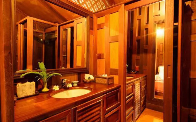 Petchvarin Resort and Spa