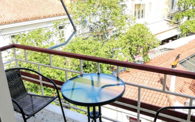 Comfortable apartment in Acropolis