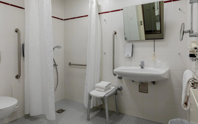 Globana Airport Hotel