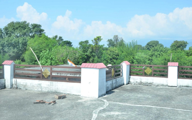 OYO HOME 92078 Pinky Homestay