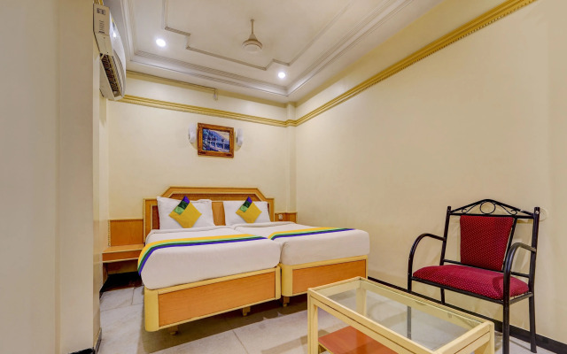 Itsy Hotels Coastal Grand Sathyam
