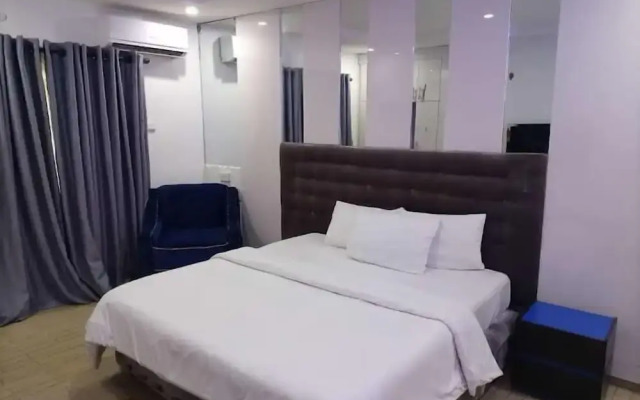 Pioneer Luxury Apartment