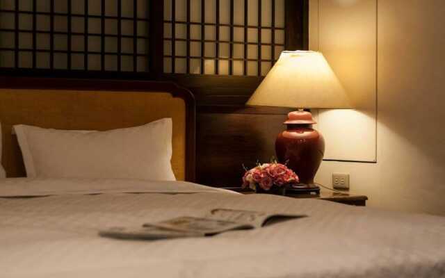 Moon Light Hotel