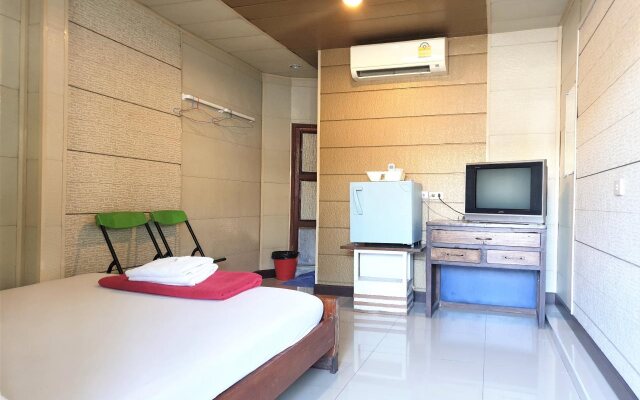 Samchai Resort