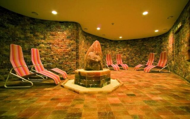Thermenhotel Stoiser