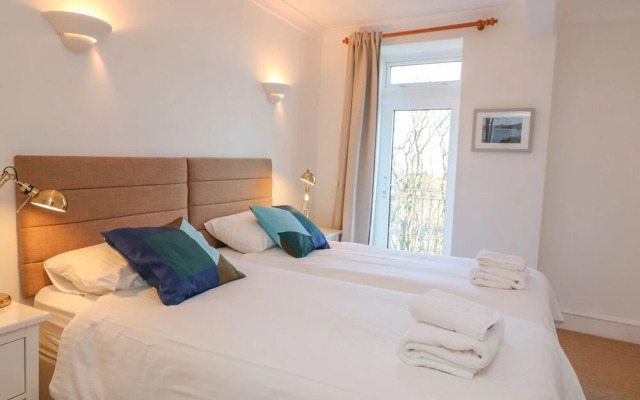 3 Melbury