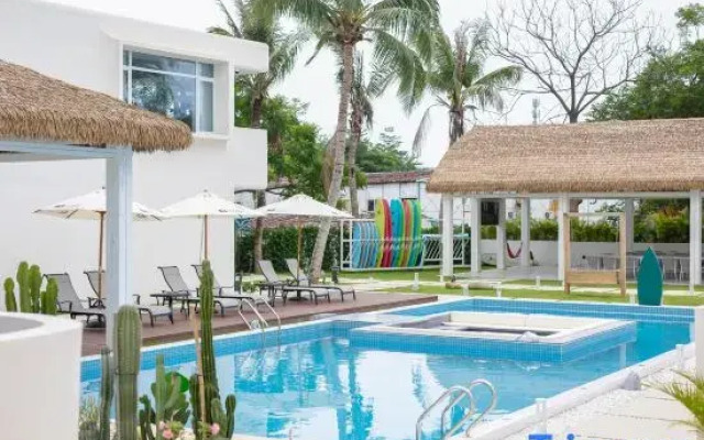 Mr. Tang’s Yard·Immersive Experience B&B (Riyue Bay Branch)