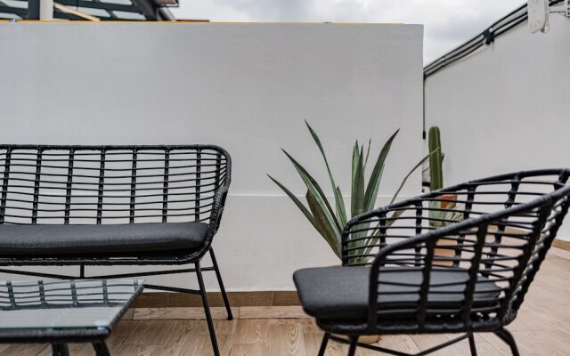 Mariano Escobedo Apartments by VH