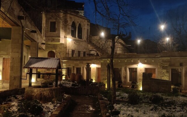 Sarnich Cave Suites