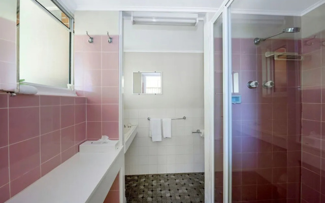 Ocean Breeze Motel