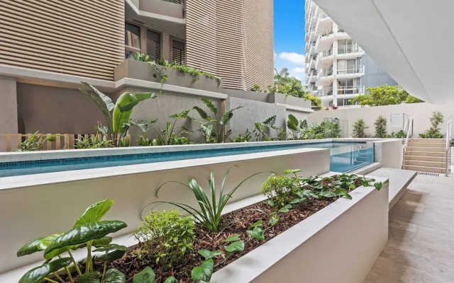 Luxury Ocean View Burleigh Apartment