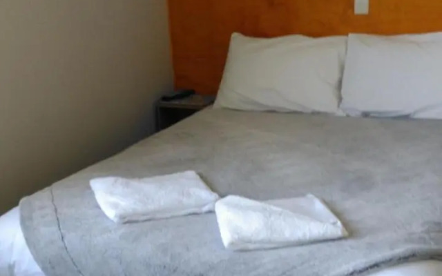 Hokitika Pioneer Hotel
