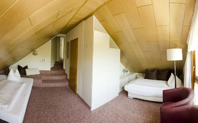 Hotel & Restaurant Park Cafe ISA